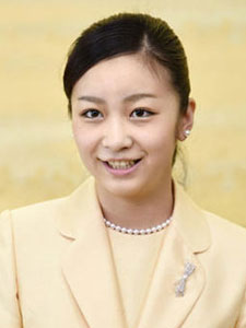 20岁日本最美公主撞脸angelababy